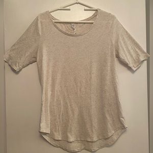 Under-Armour grey T-shirt, all season gear